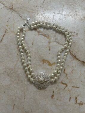 Elegant Pearl Double-Strand Necklace with Filigree Accent - Ivory
